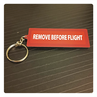 llaveros bordados, estamados en tela con motivos de aviación personalizados, pilot, remove before flight, aviones y helicópteros, tejidos, cromados, acrílico, metal