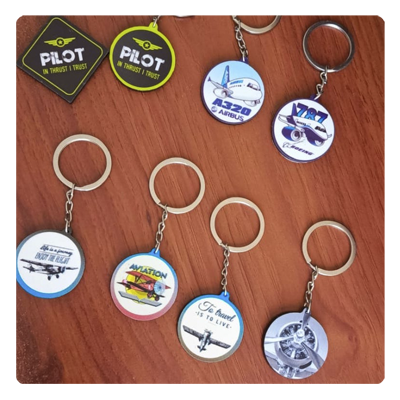 llaveros con motivos de aviación, aviones y helicópteros, tejidos, cromados, acrílico, metal