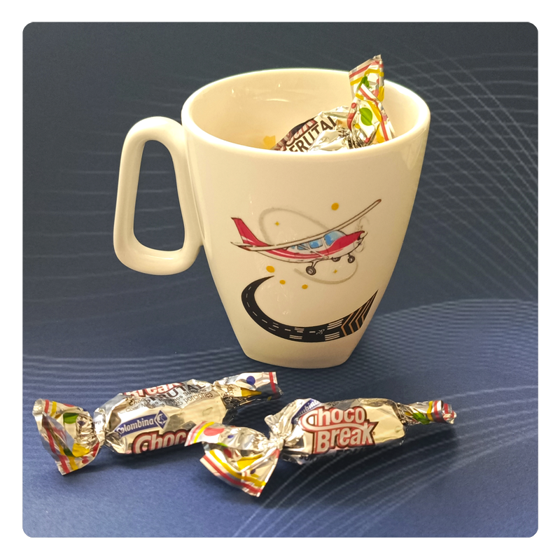 pocillo personalizado para amantes de la aviación con con mensajes para pilotos o estudiantes, Mugs, pocillos, tazas con motivos de aviones y helicópteros. Regalos con temática de aviación